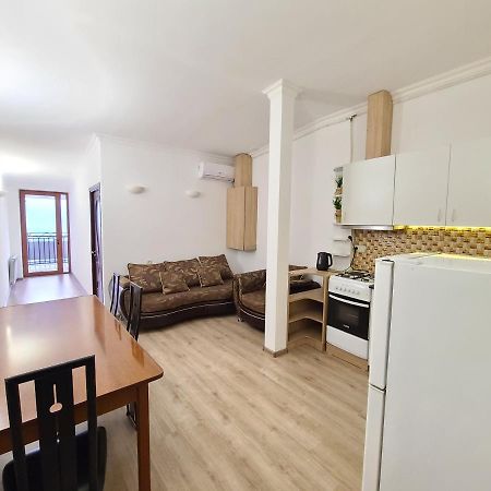Apartamento Flat With Balcony On Cascade Ereván Exterior foto
