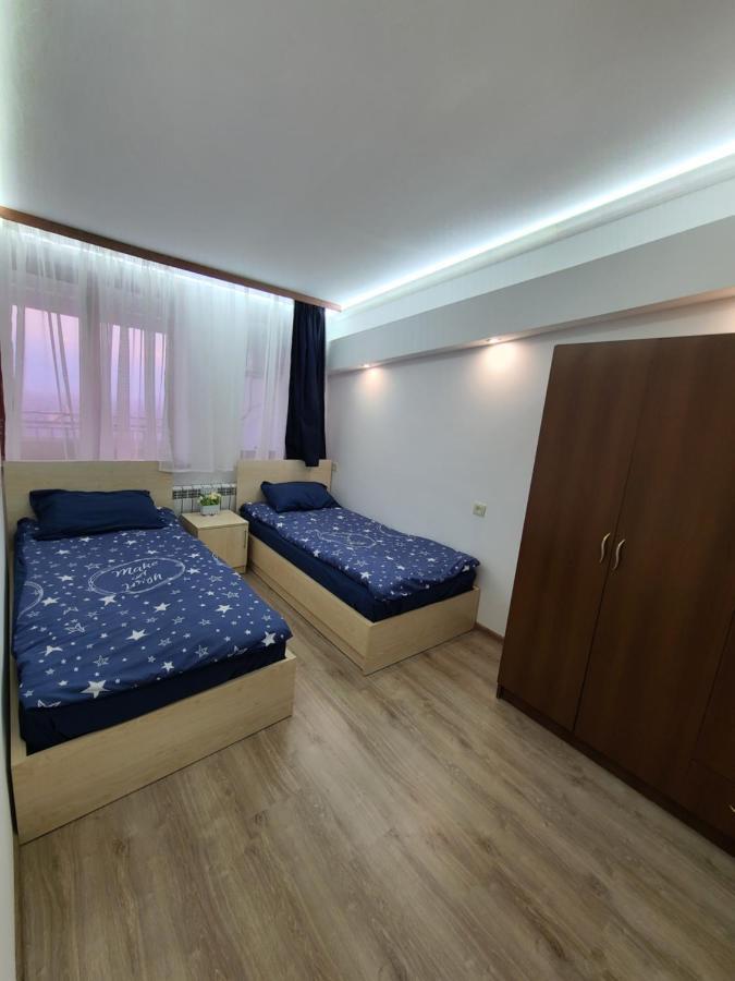 Apartamento Flat With Balcony On Cascade Ereván Exterior foto